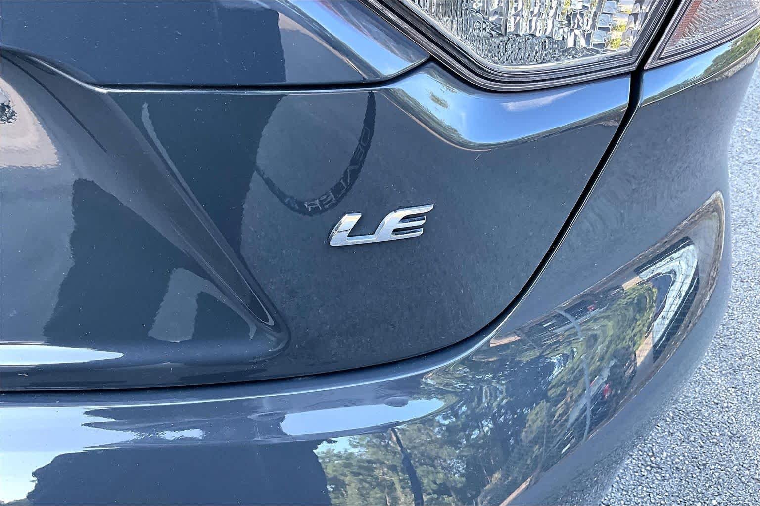 Used 2025 Underground Toyota LE image 10