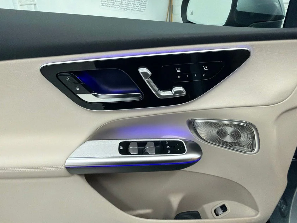 New 2027 Silver Mercedes-Benz GLC 300 image 19