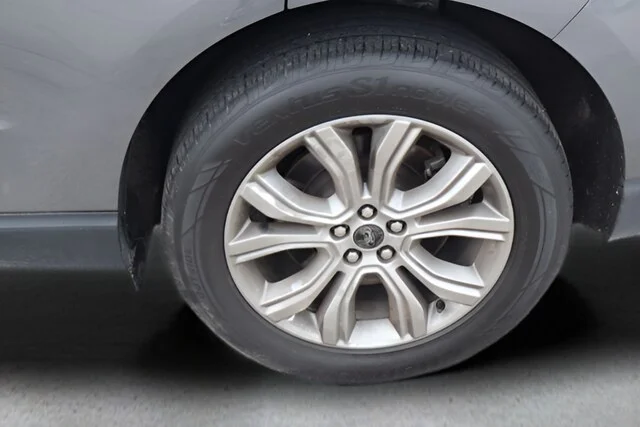 Used 2024 Gray Metallic Ford Titanium image 30