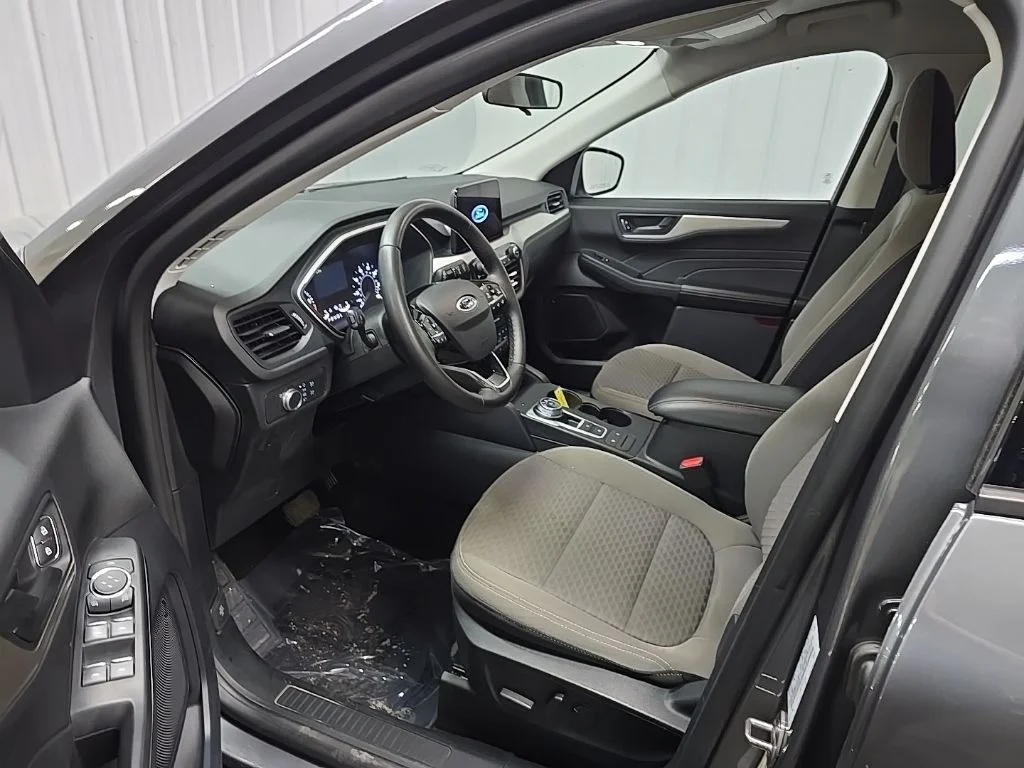 Used 2022 Gray Metallic Ford SE image 32