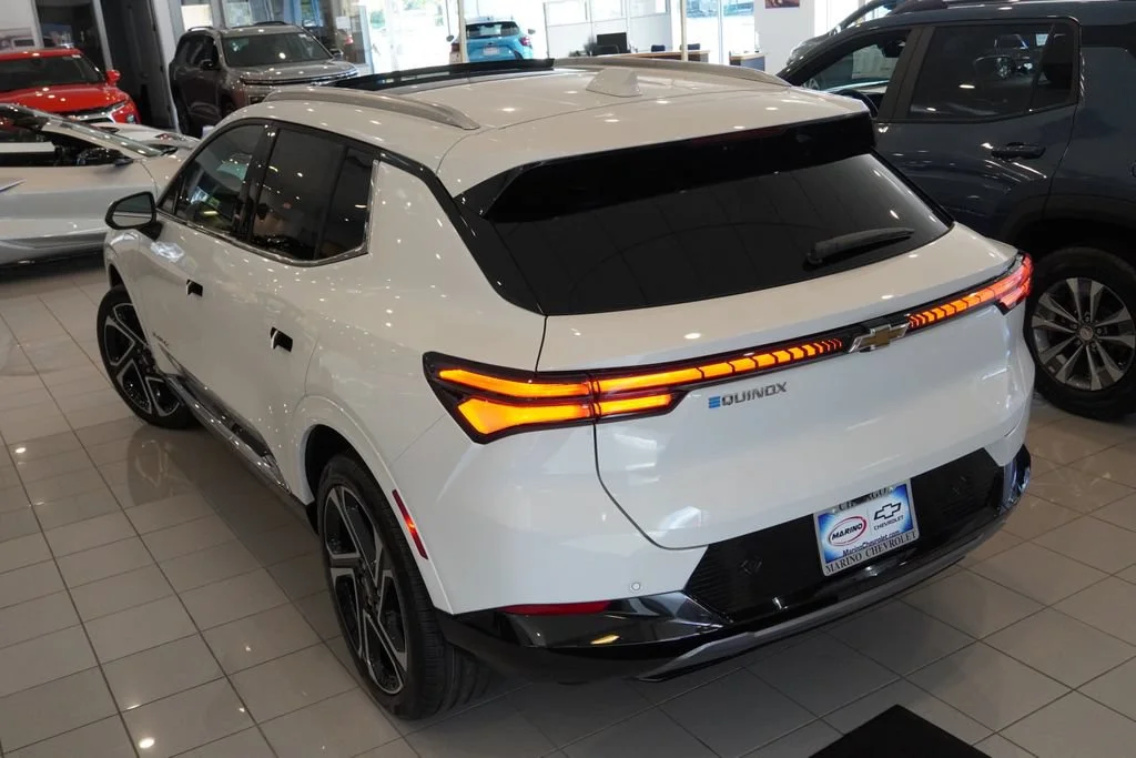 New 2026 Summit White Chevrolet LT image 36
