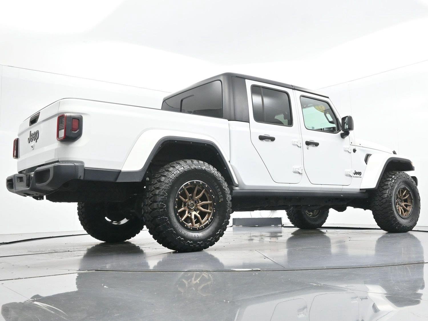 Used 2022 Bright White Clearcoat Jeep Willys image 48