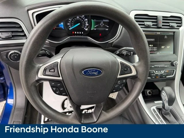 Used 2016 Blue Ford SE image 19