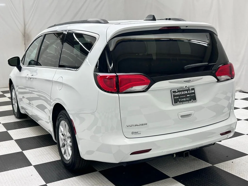 Used 2021 White Chrysler LXI image 5