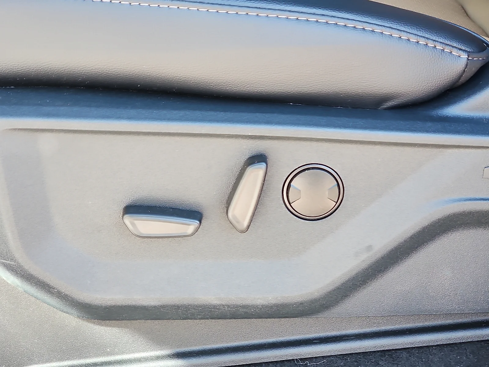 New 2026 Oxford White Ford Lariat image 16