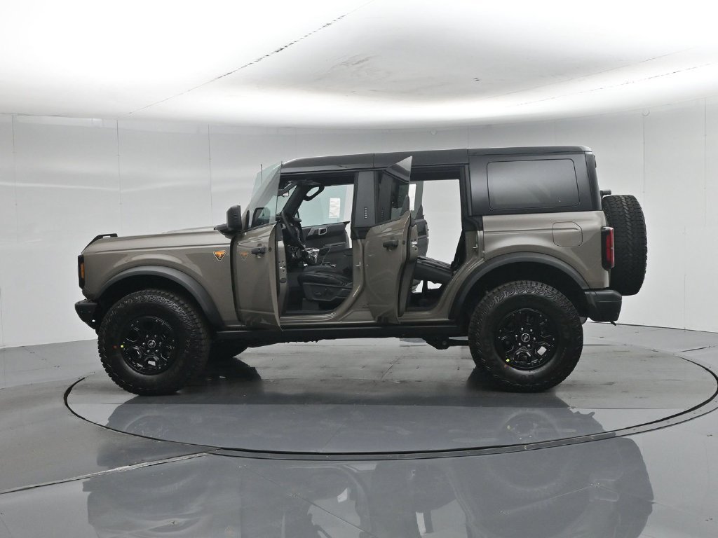New 2026 Marsh Gray Ford Badlands image 35
