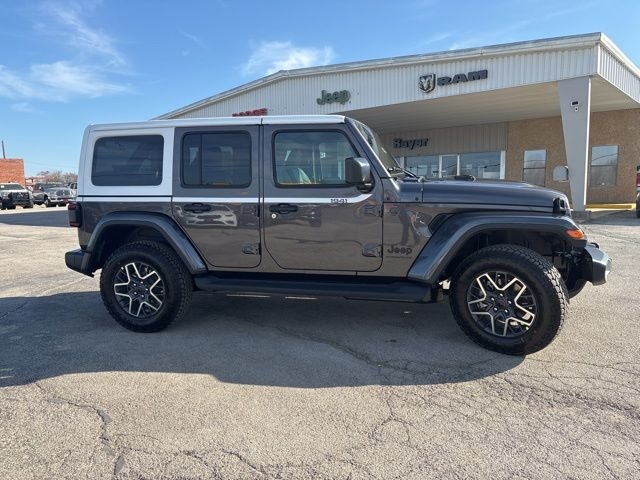 New 2026 Granite Crystal Metallic Clear-Coat Exterior Paint Jeep Sahara image 7