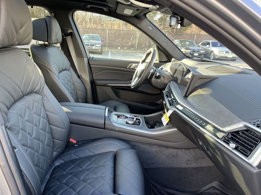Used 2026 Gray Metallic BMW xDrive40i image 25