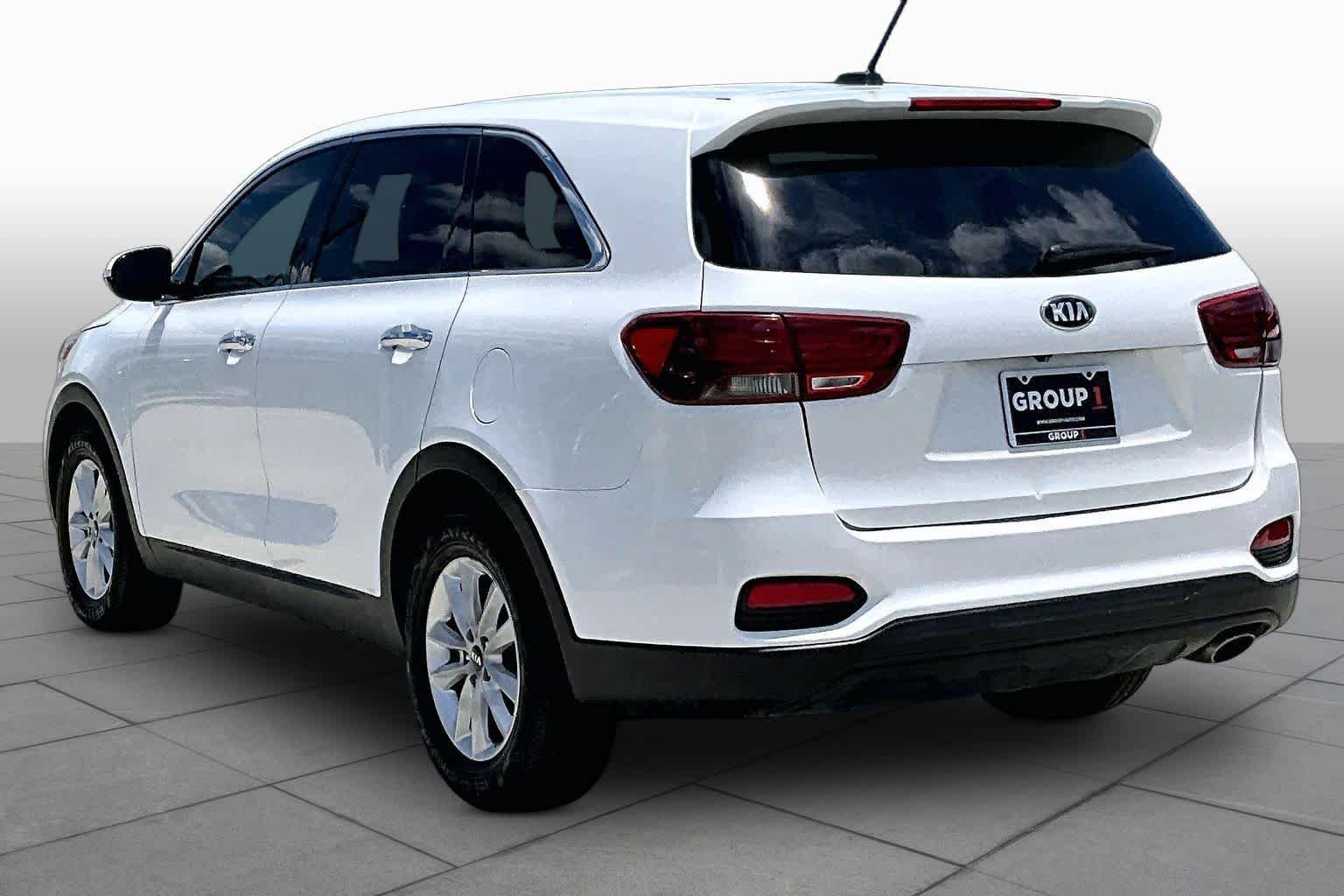 Used 2019 Snow White Pearl Kia LX V6 image 11