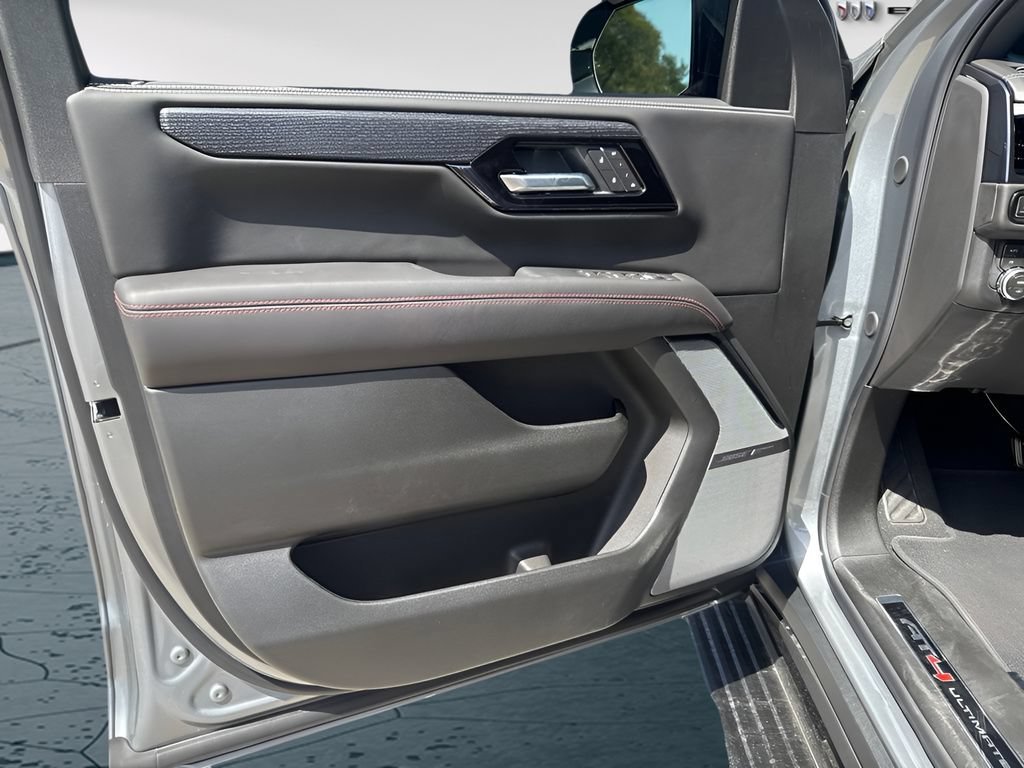 2026 GMC Yukon AT4 Ultimate - Photo 19