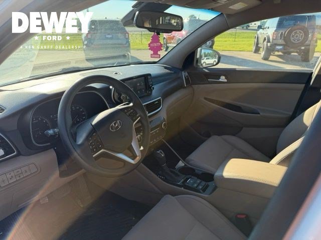 Used 2020 Winter White Hyundai Value image 16