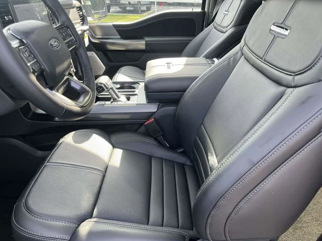 New 2026 Star White Metallic Tri-Coat Ford Platinum image 9