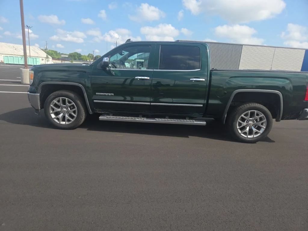 Used 2015 Green GMC SLT image 8
