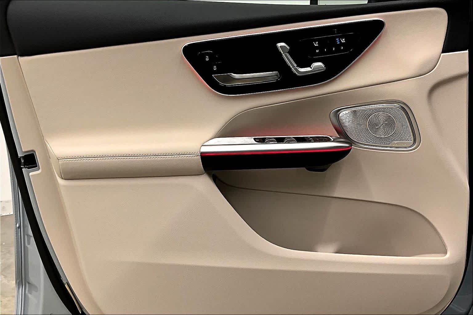 New 2026 Cirrus Silver Metallic Mercedes-Benz GLC 300 image 10
