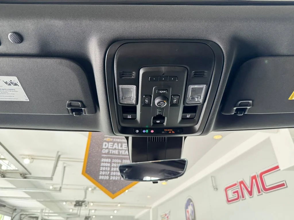 2024 Chevrolet Suburban Premier - Photo 31