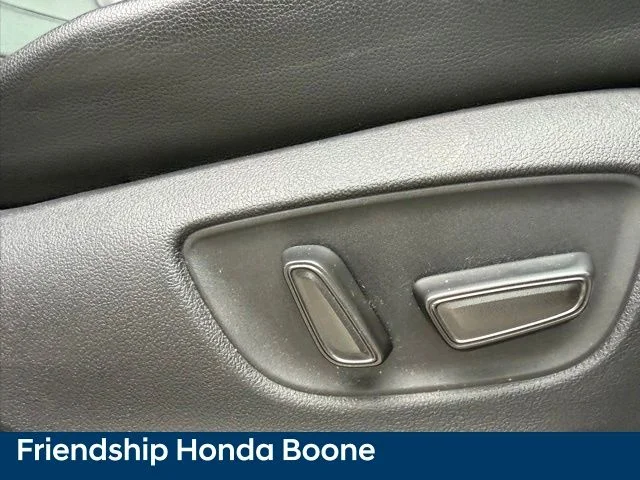 Used 2020 Silver Toyota XLE image 52