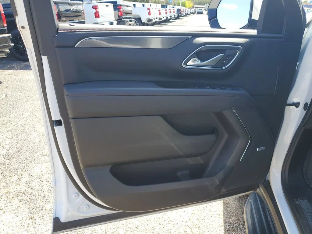 Used 2024 Summit White Chevrolet RST image 28