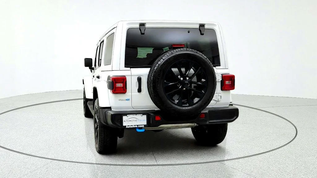 Used 2024 Bright White Clearcoat Jeep Sahara 4x4 w/ Sky One-Touch Top, Tech & Safety Pkgs image 6