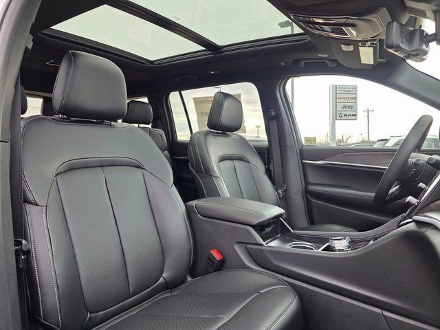 New 2026 Silver Zynith Exterior Paint Jeep Limited image 20