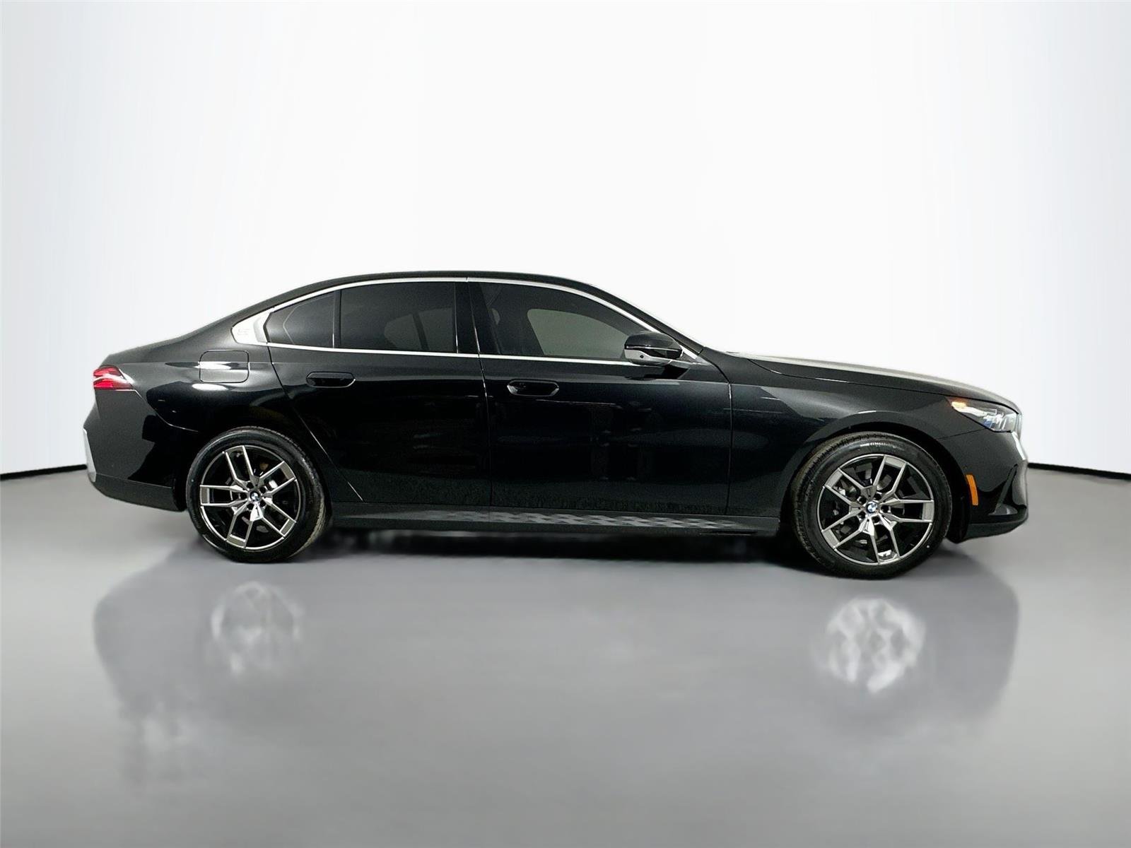 New 2026 Black Sapphire Metallic BMW 530i xDrive image 5