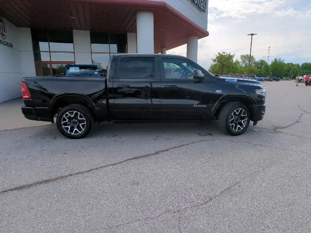 New 2026 Diamond Black Crystal Pearl-Coat Exterior Paint RAM Laramie image 43
