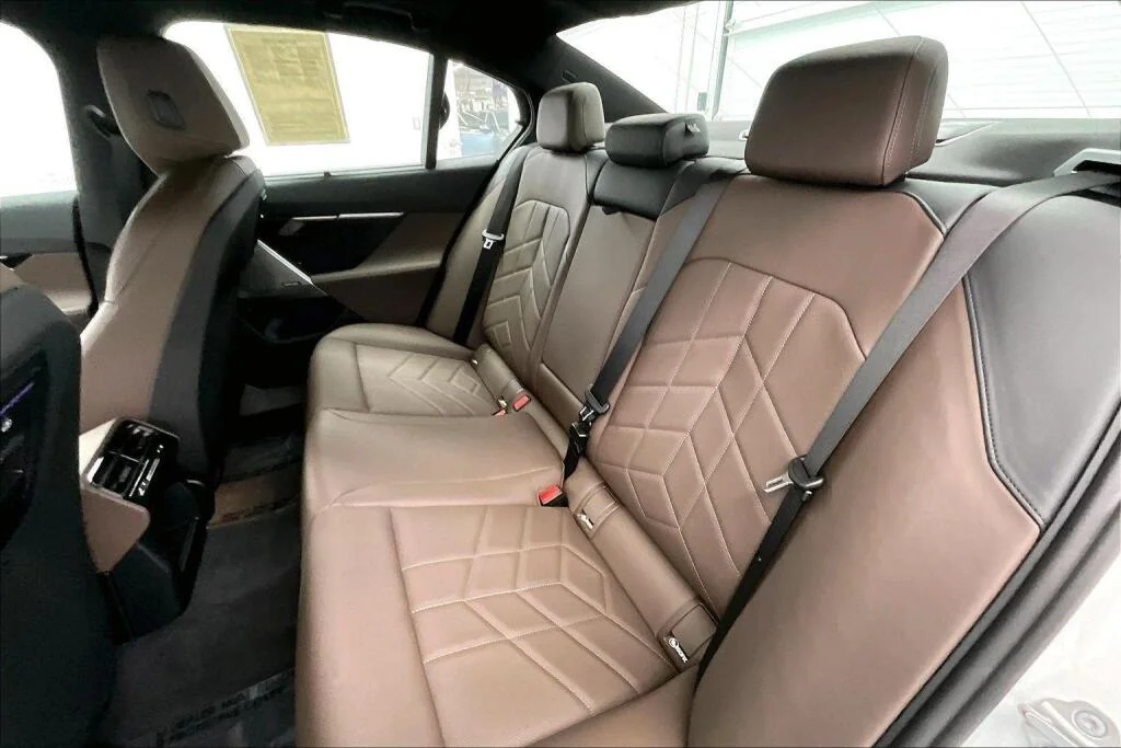 2025 BMW i5 40 - Photo 6