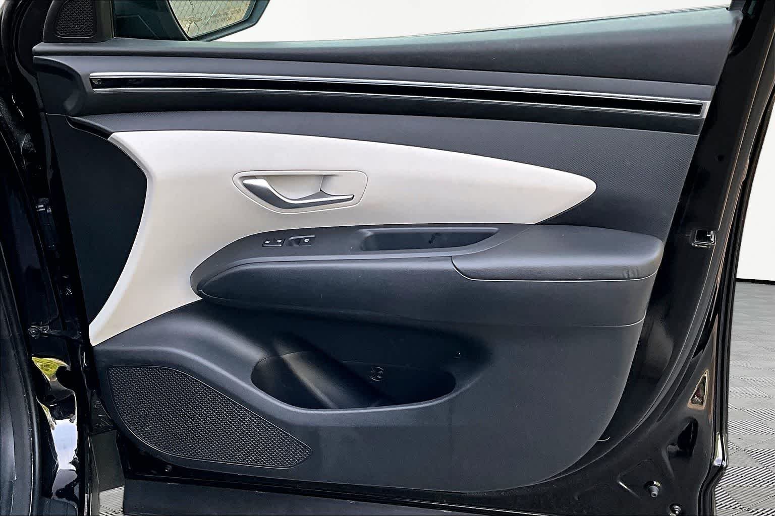 Used 2024 Black Pearl Hyundai SEL image 21