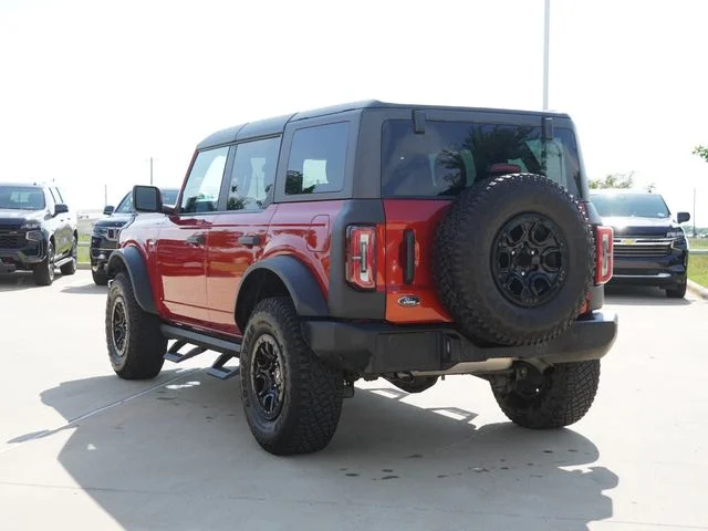 Used 2023 Red Ford Wildtrak image 7