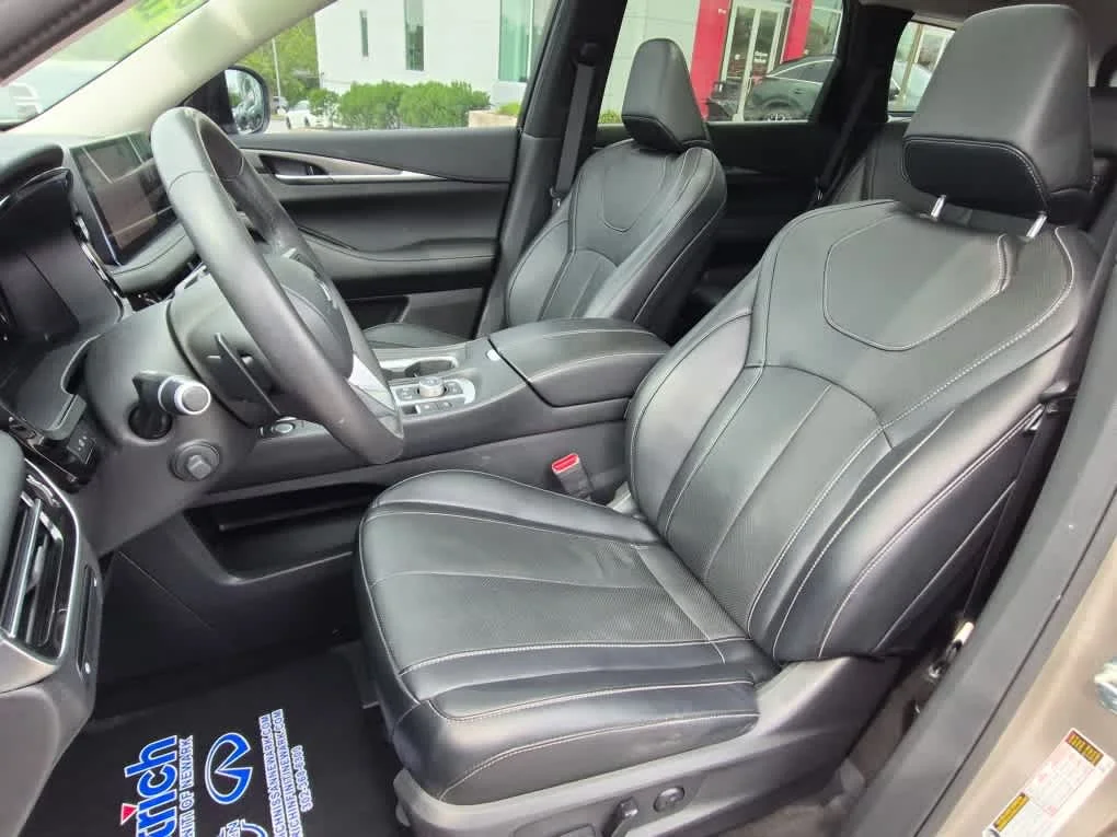 Used 2023 Warm Titanium INFINITI LUXE image 12