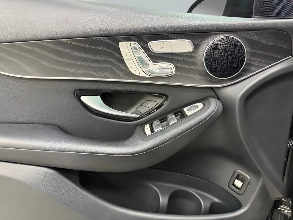 Used 2018 Black Mercedes-Benz GLC 300 image 10