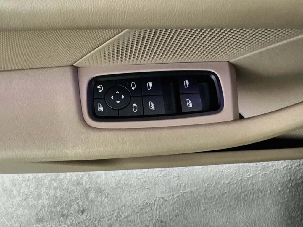 Used 2022 Blue Porsche 4S image 18