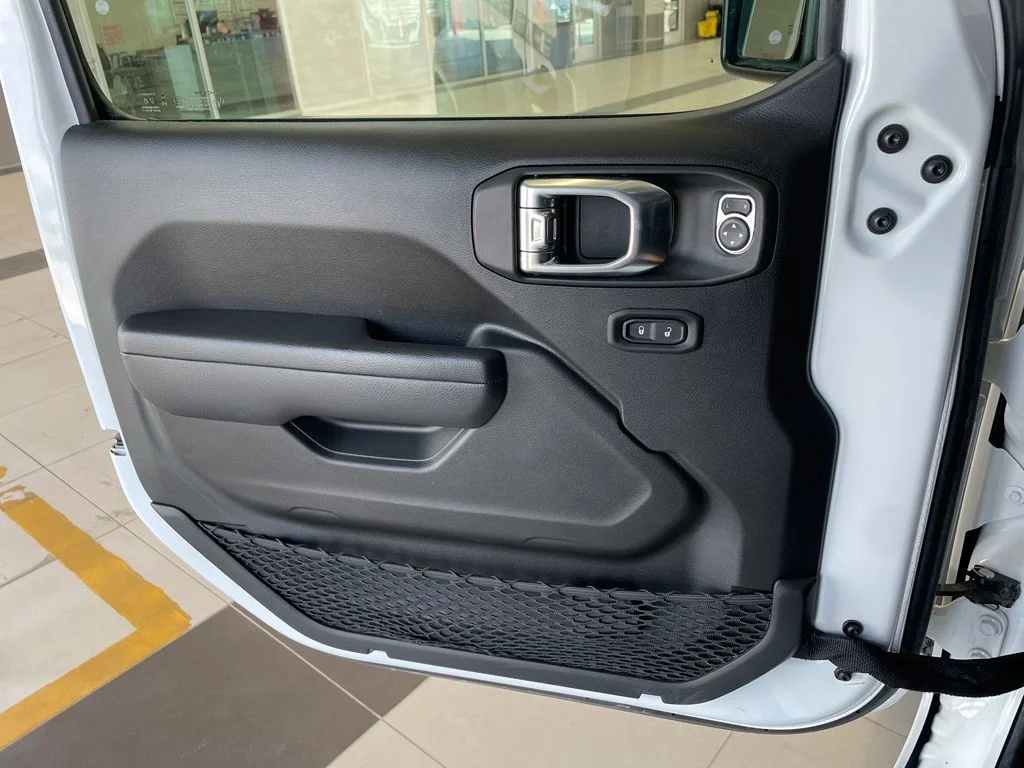 Used 2026 White Jeep Mojave image 11