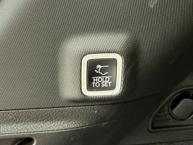 Used 2025 Baltic Gray Metallic Clearcoat Jeep Summit image 8