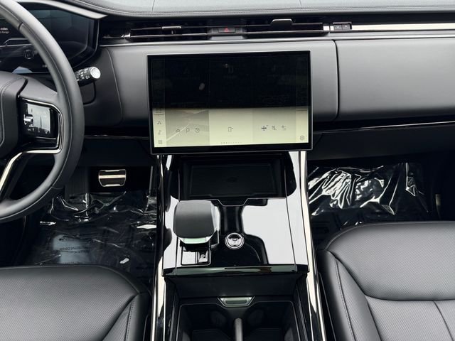 Certified Used 2026 White Land Rover Dynamic SE image 15