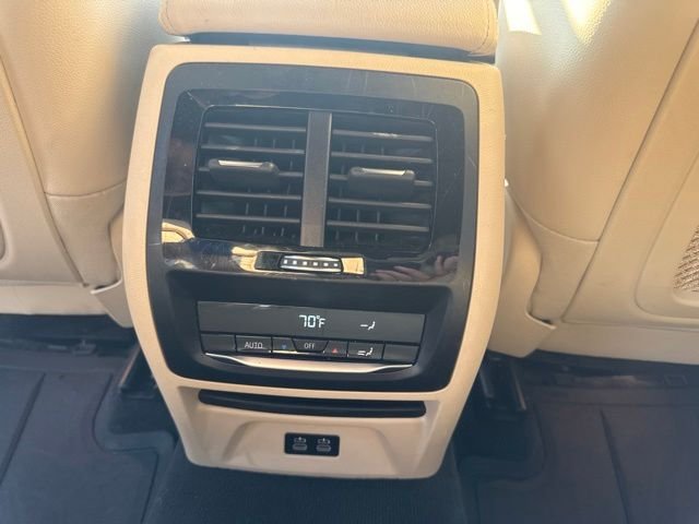 Used 2021 Black Sapphire Metallic BMW xDrive30i image 13