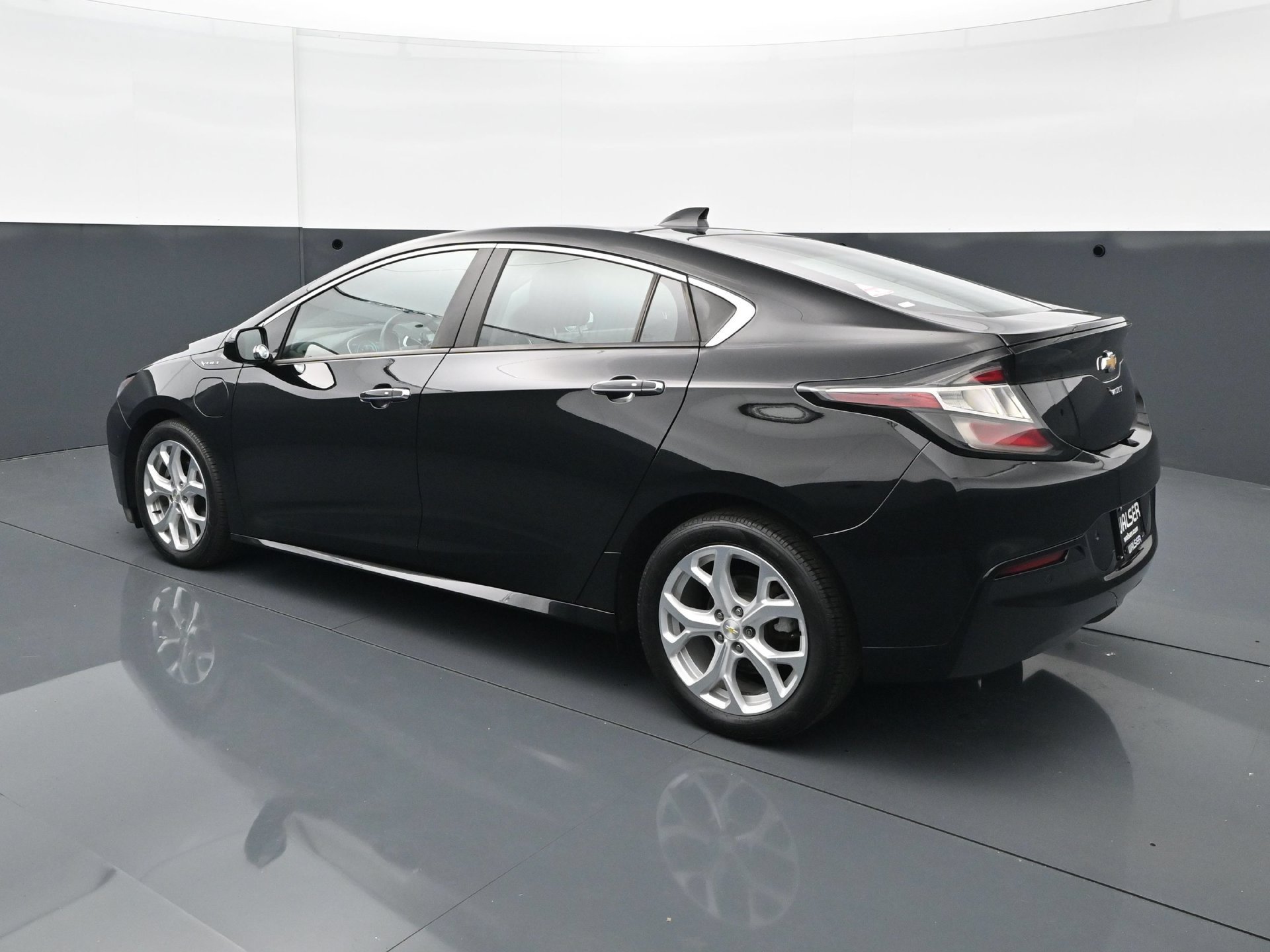 Used 2017 Mosaic Black Metallic Chevrolet Premier image 5