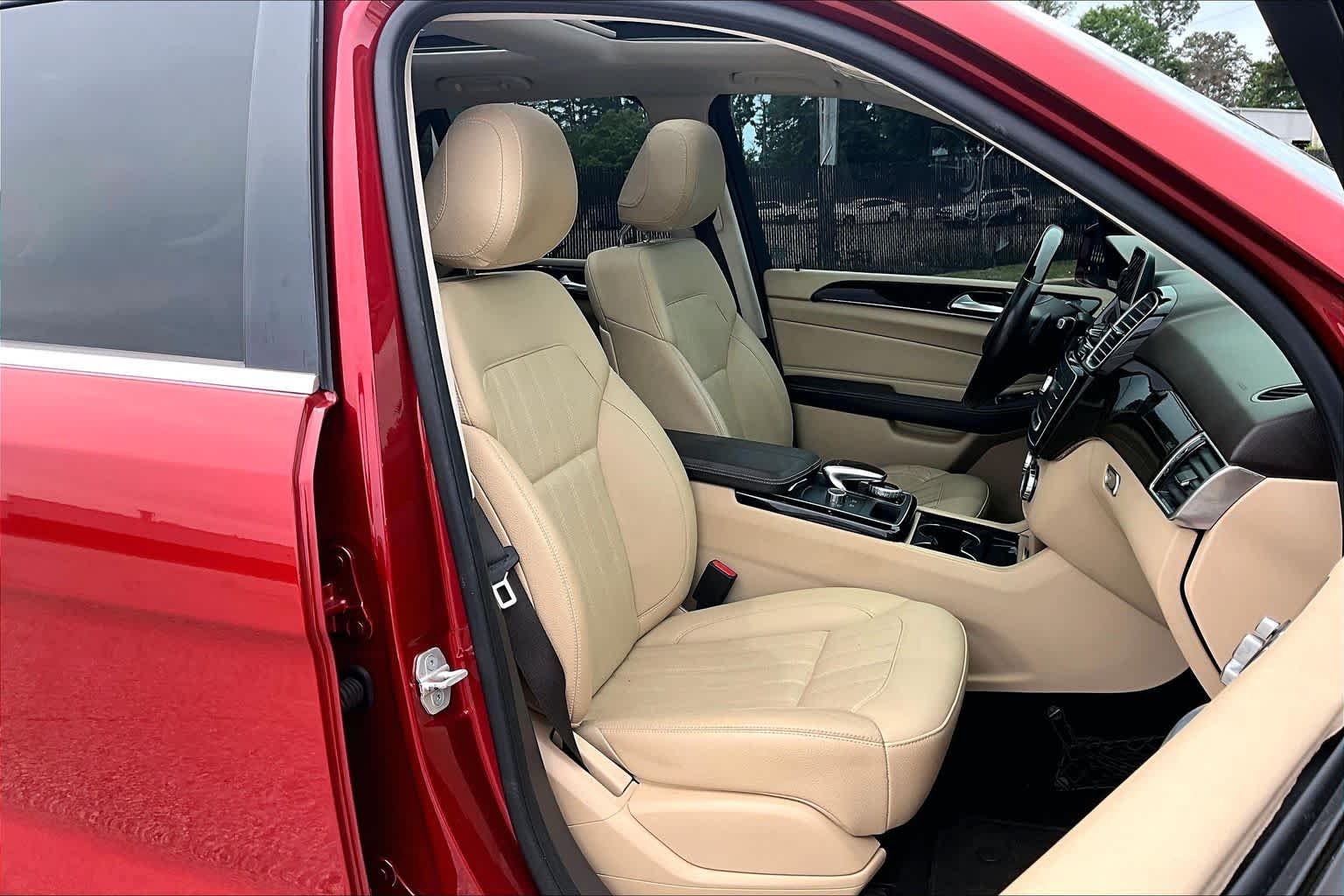 Used 2016 designo Cardinal Red Metallic Mercedes-Benz GLE 350 image 9