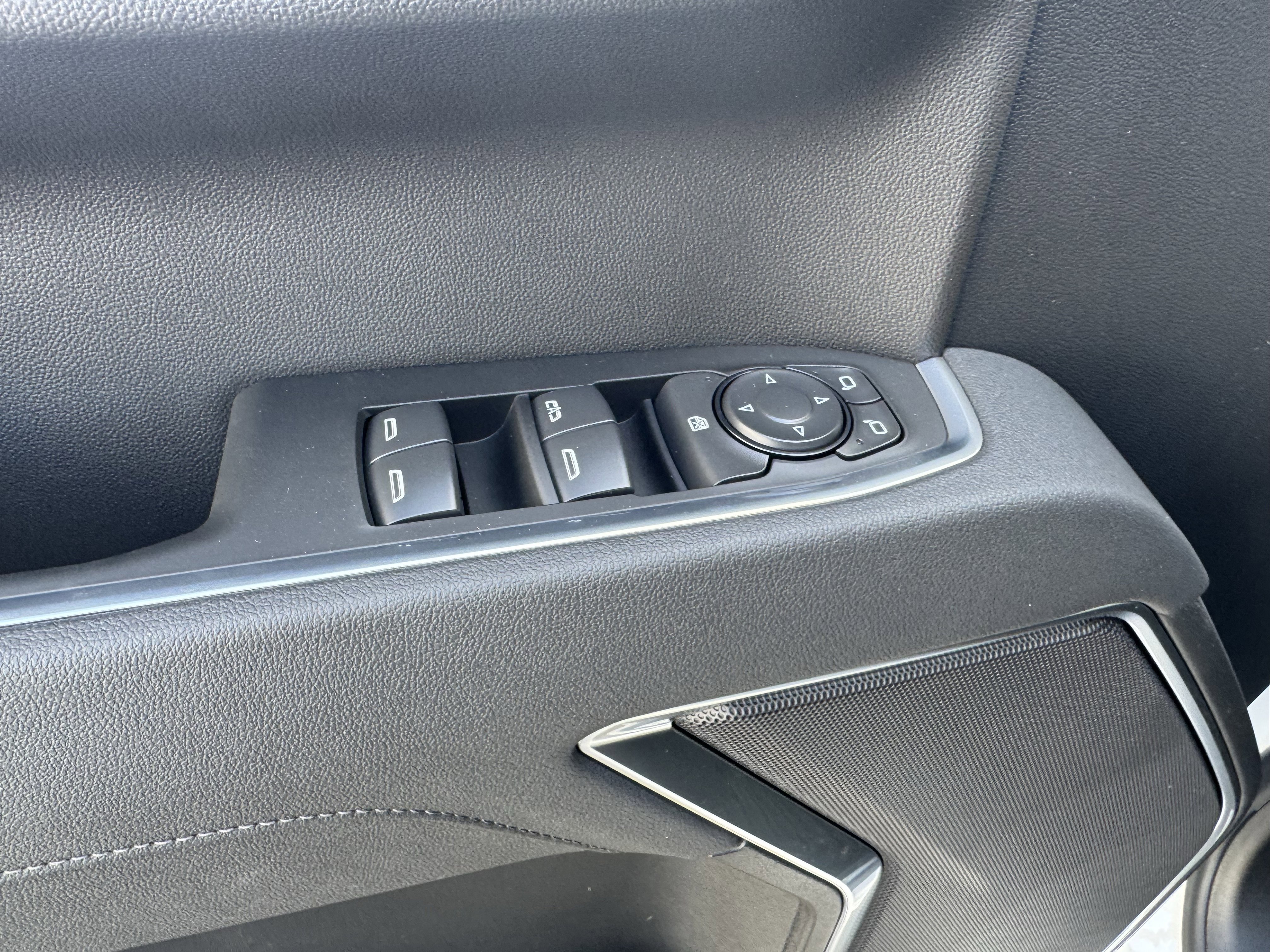 Used 2026 Summit White Chevrolet LT image 11