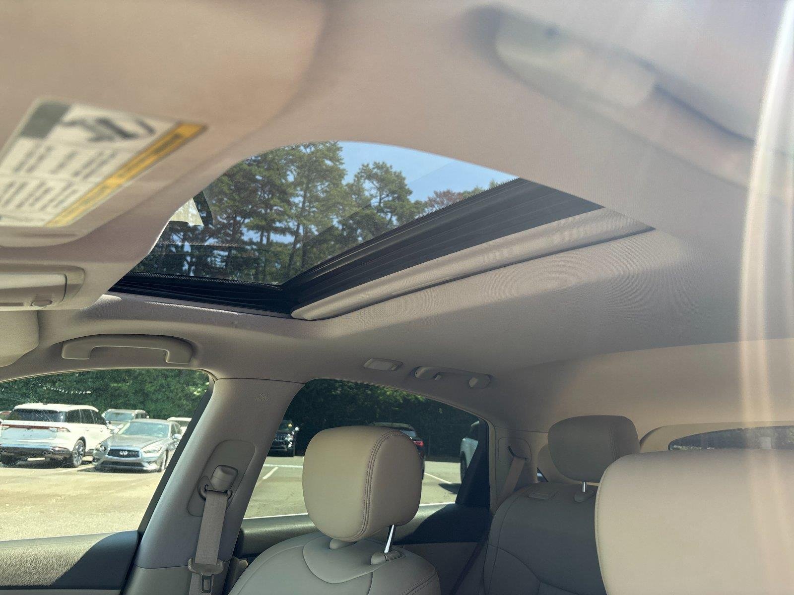 Used 2013 Moonlight White INFINITI Base image 31