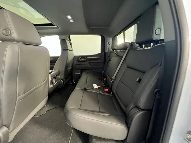 2026 GMC Sierra 1500 SLT - Photo 13