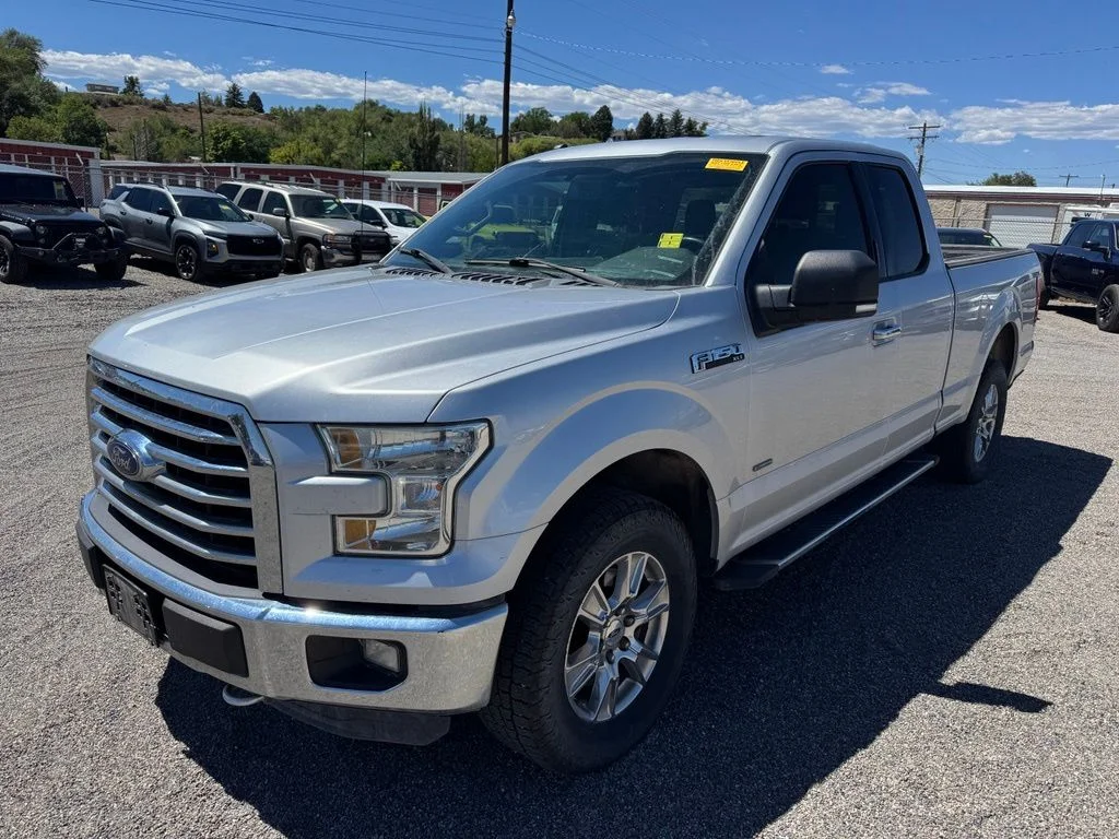 Used 2016 Silver Ford XLT image 2