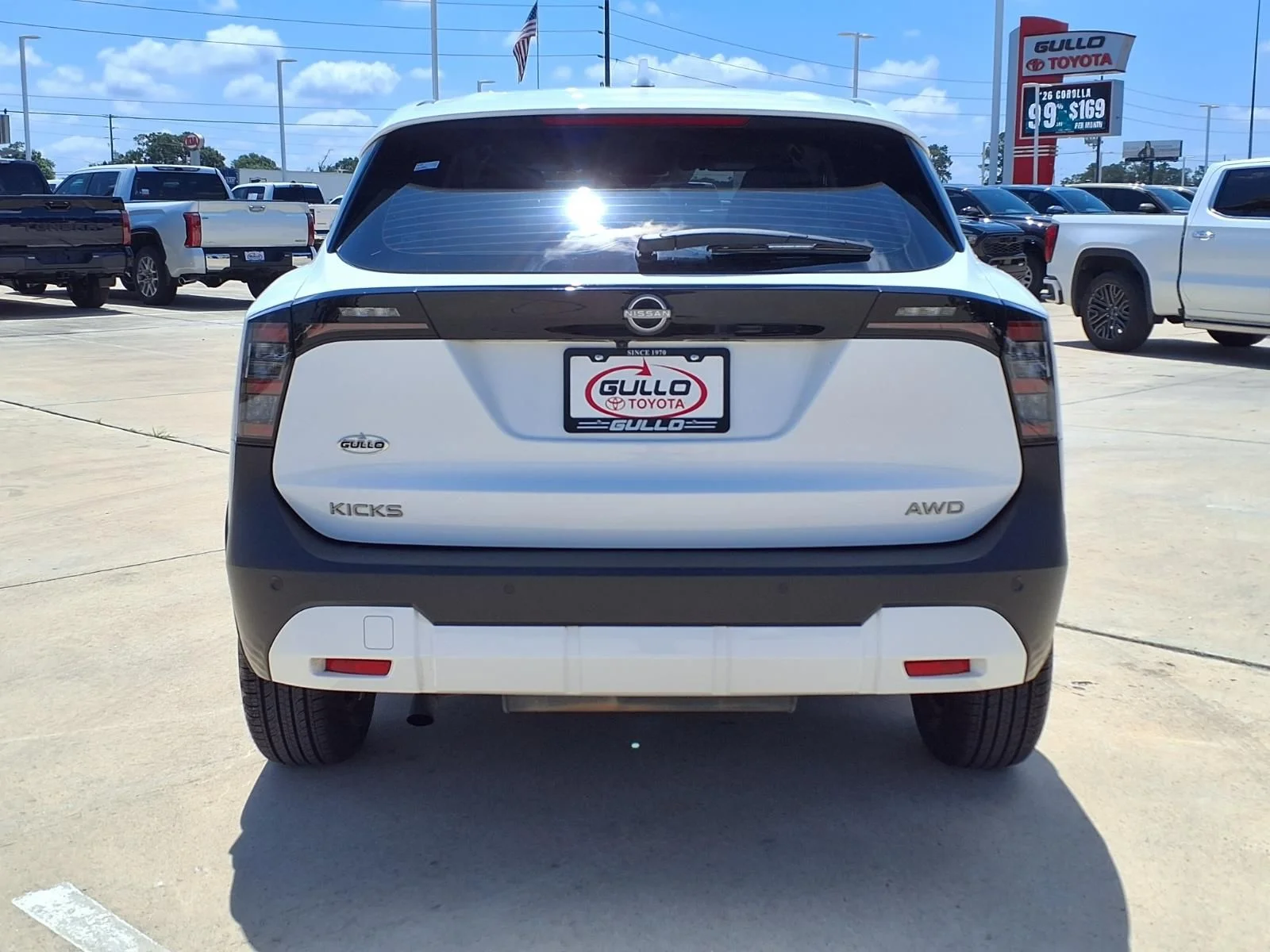 Used 2025 White Nissan S image 7