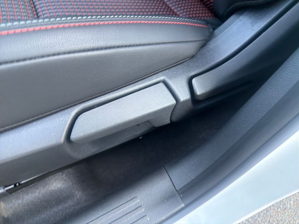 New 2026 Nissan Kicks SR 4D Sport Utility