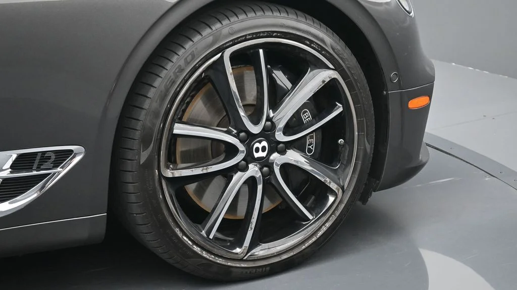 Used 2020 Silver Bentley  image 6