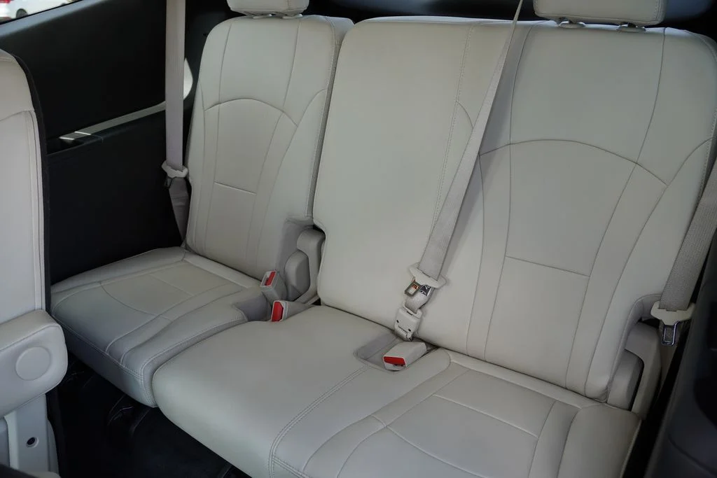 Used 2024 White Frost Tricoat Buick Essence image 18