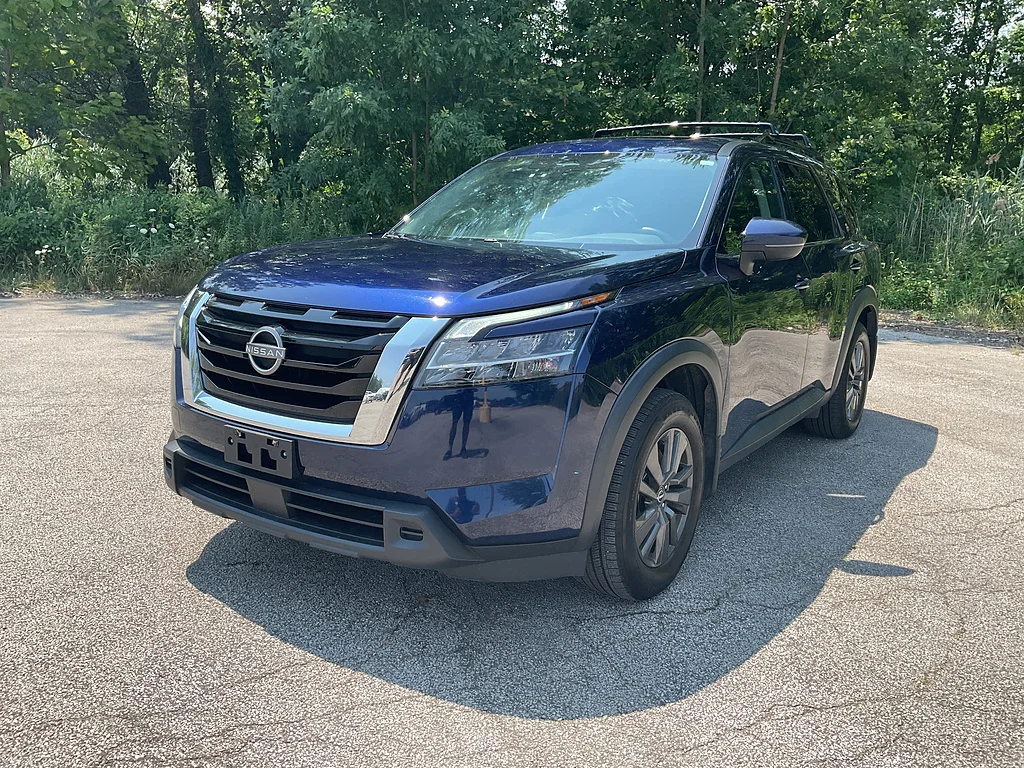 Used 2022 Deep Ocean Blue Pearl Nissan SV image 3