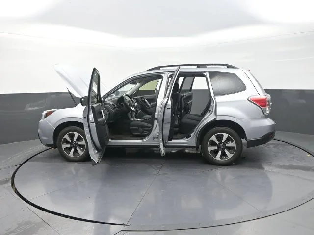 Used 2018 Silver Subaru 2.5i image 42