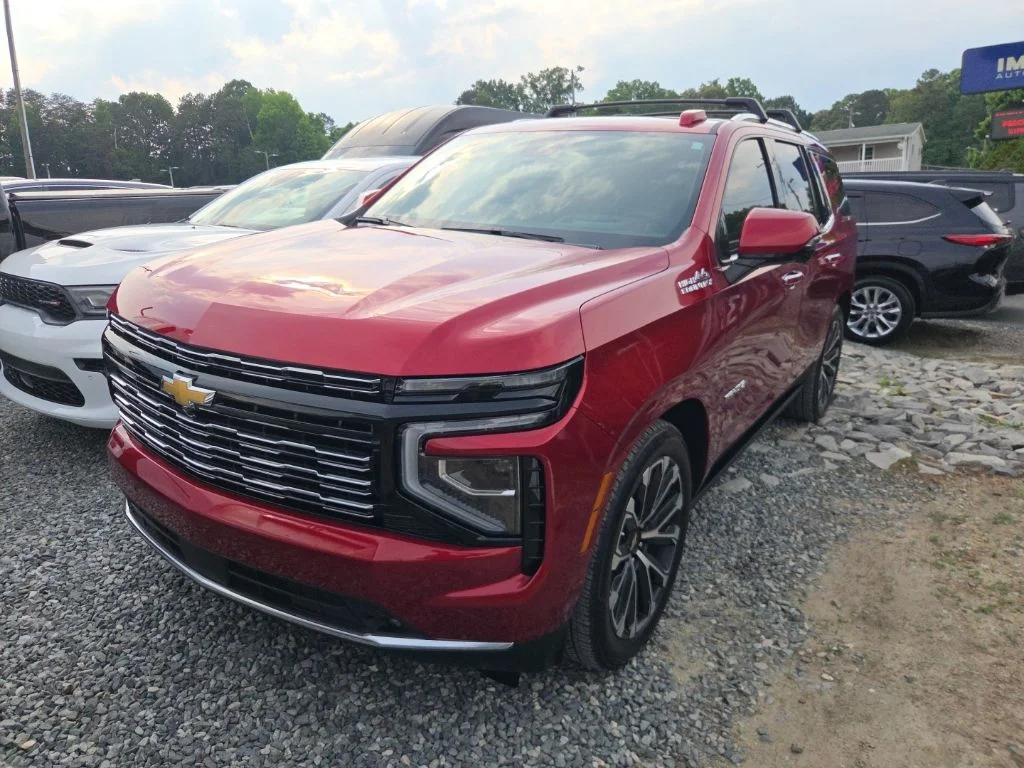 Used 2025 Red Chevrolet High Country image 1