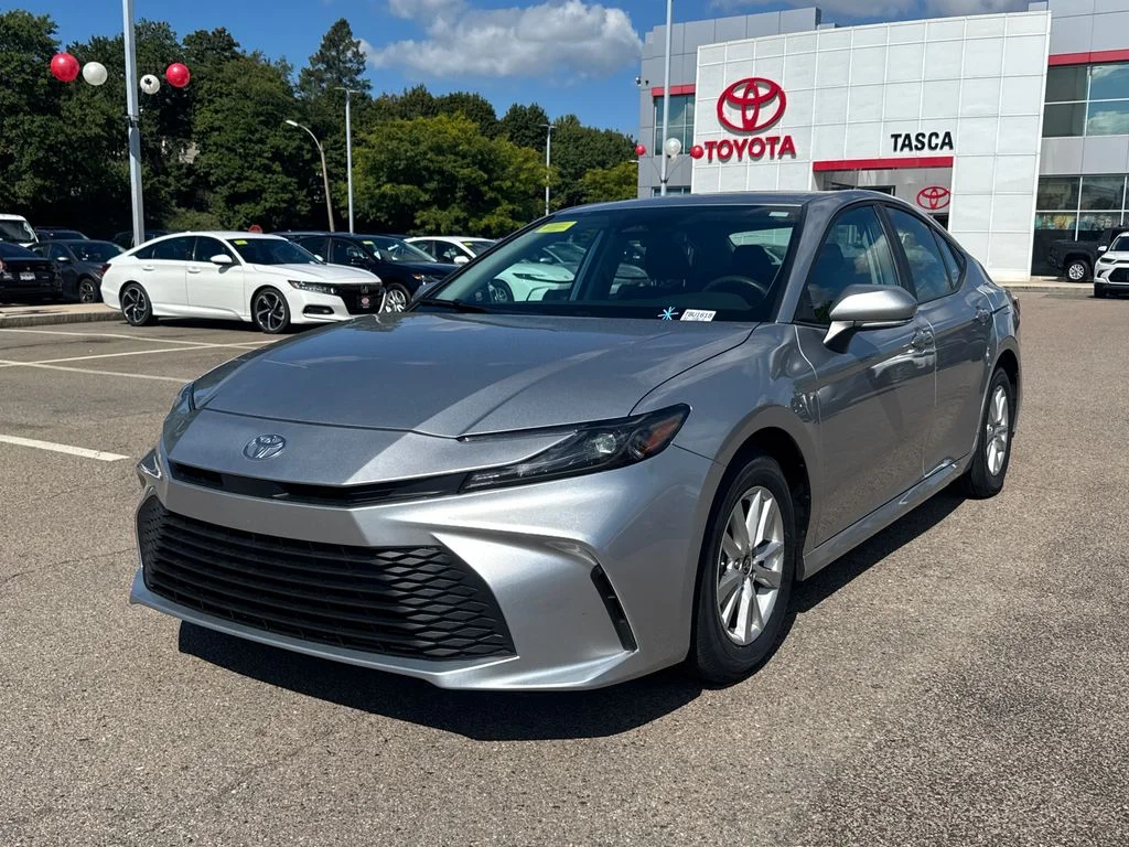 Used 2025 Silver Toyota LE image 3