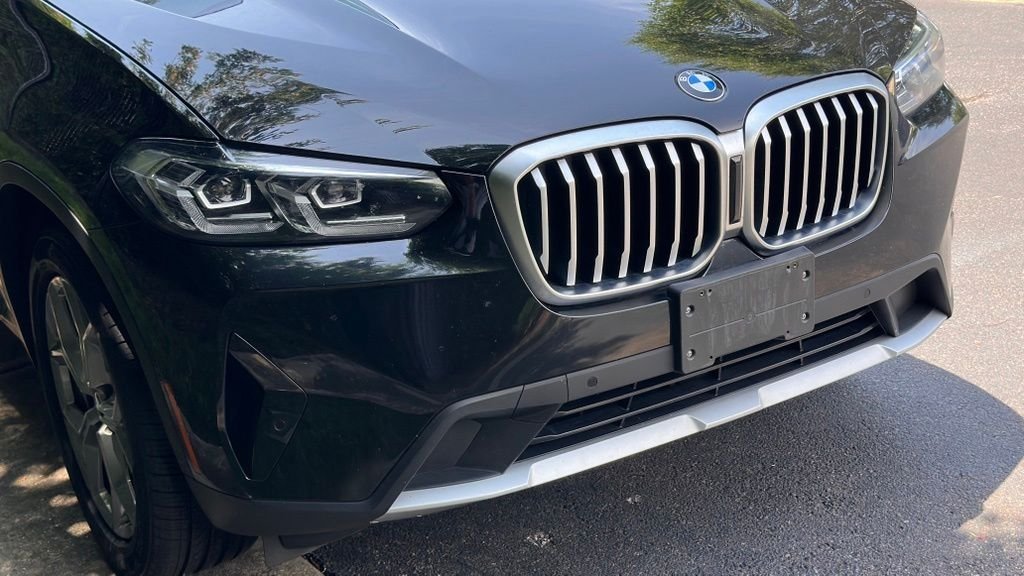 Used 2024 Black Sapphire Metallic BMW xDrive30i image 2